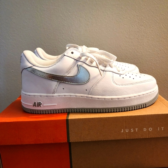 AIR FORCE 1 Low Retro - Picture 2 of 6